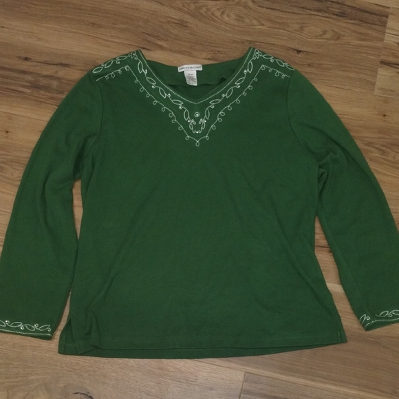 Rebecca Malone Tops - Rebecca Malone Green Top with White Embroidery